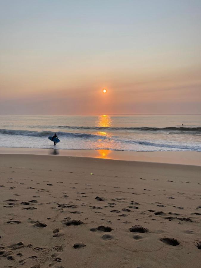 לינה וארוחת בוקר פיגואיירה דה פוז We Surf House מראה חיצוני תמונה