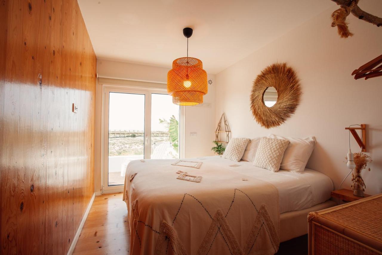 לינה וארוחת בוקר פיגואיירה דה פוז We Surf House מראה חיצוני תמונה
