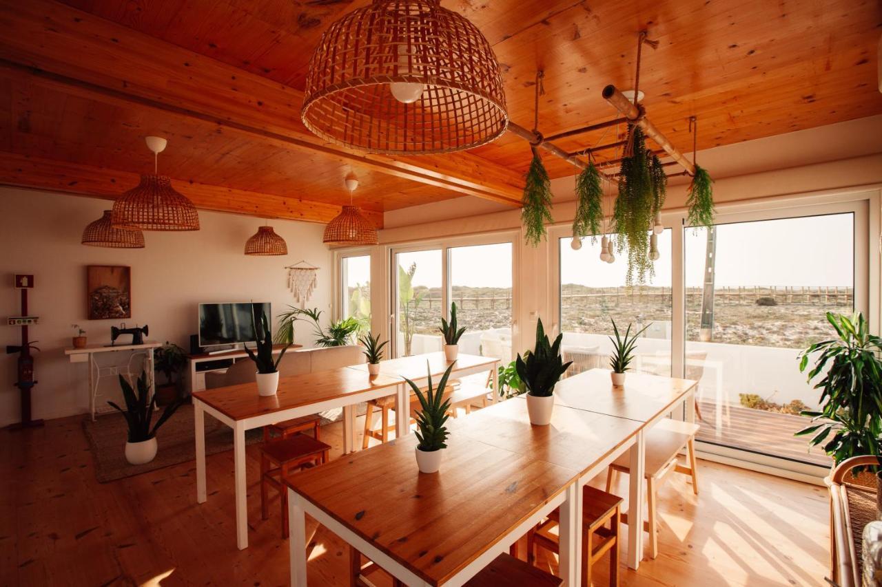 לינה וארוחת בוקר פיגואיירה דה פוז We Surf House מראה חיצוני תמונה