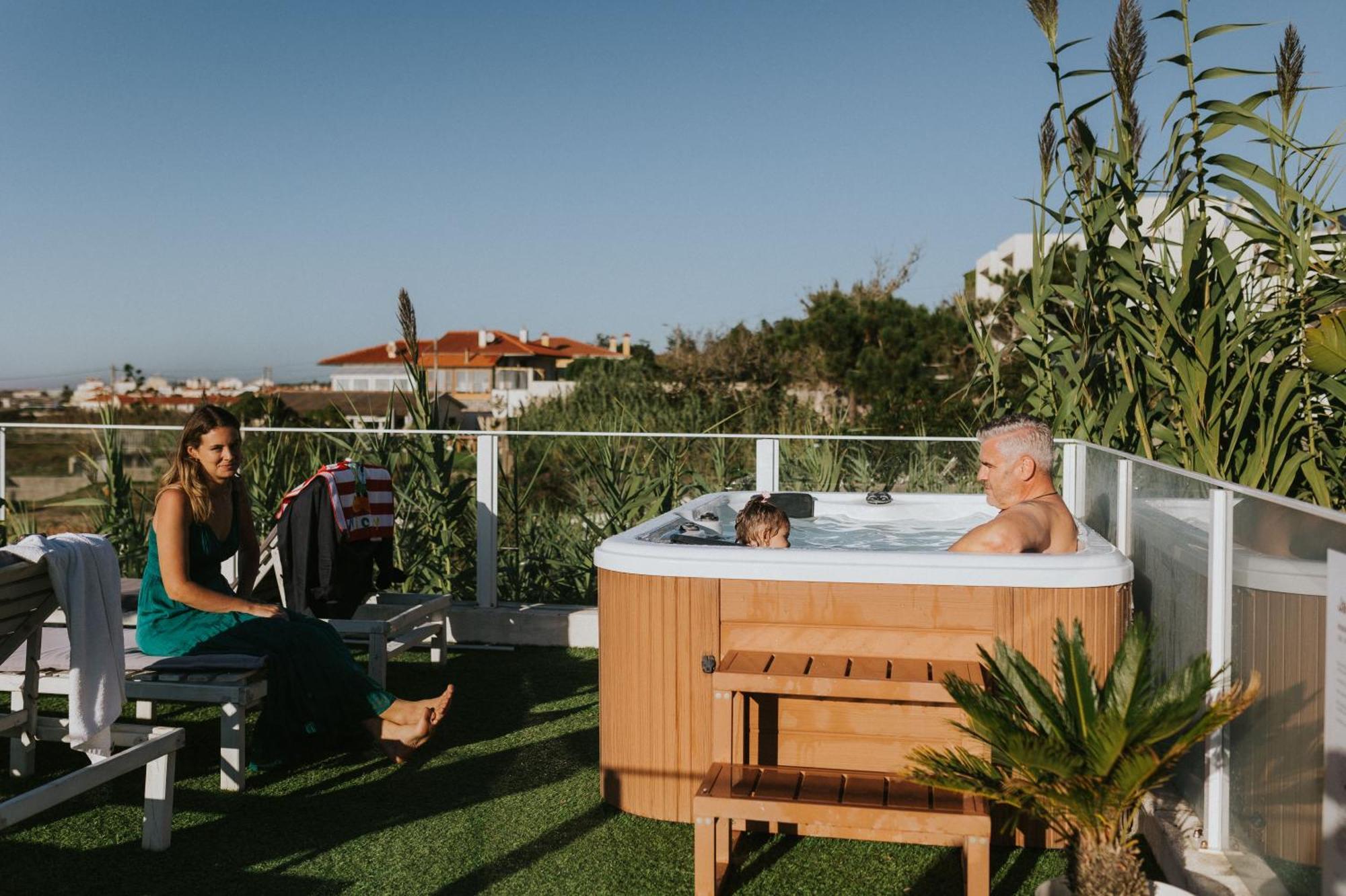 לינה וארוחת בוקר פיגואיירה דה פוז We Surf House מראה חיצוני תמונה